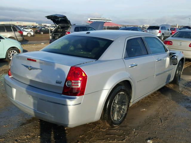 2C3CA5CV3AH262904 - 2010 CHRYSLER 300 SILVER photo 4