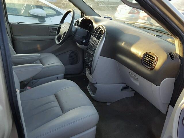 2A4GP54L76R745977 - 2006 CHRYSLER TOWN & COU 棕色 照片 5