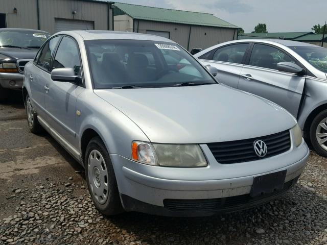 WVWMA63B6XE173386 - 1999 VOLKSWAGEN PASSAT GLS SILVER photo 1