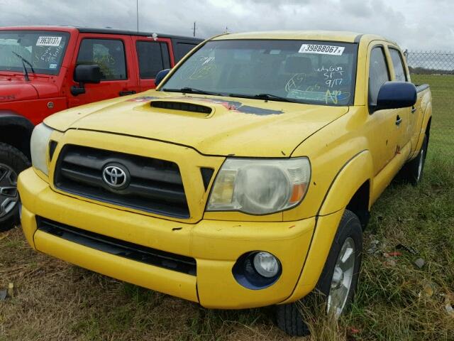 5TEKU72NX6Z203260 - 2006 TOYOTA TACOMA DOU YELLOW photo 2