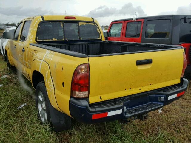 5TEKU72NX6Z203260 - 2006 TOYOTA TACOMA DOU YELLOW photo 3