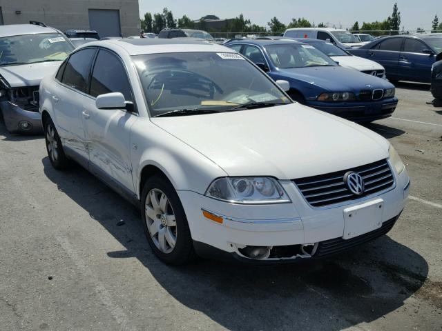 WVWRH63B22P061120 - 2002 VOLKSWAGEN PASSAT GLX WHITE photo 1