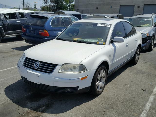 WVWRH63B22P061120 - 2002 VOLKSWAGEN PASSAT GLX WHITE photo 2