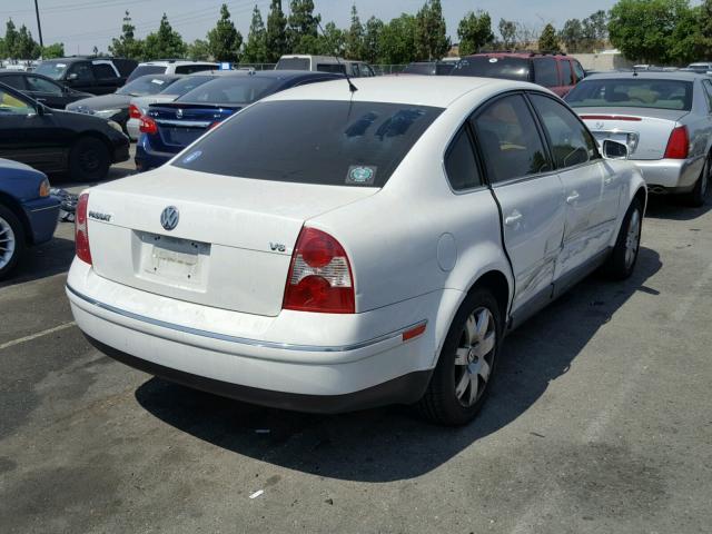 WVWRH63B22P061120 - 2002 VOLKSWAGEN PASSAT GLX WHITE photo 4