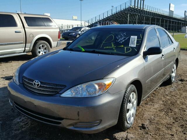 4T1BE32K12U639280 - 2002 TOYOTA CAMRY LE GRAY photo 2