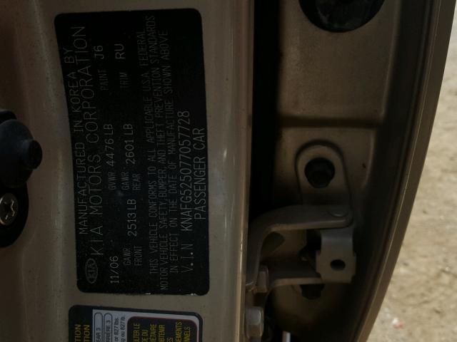 KNAFG525077057728 - 2007 KIA RONDO BASE GOLD photo 10