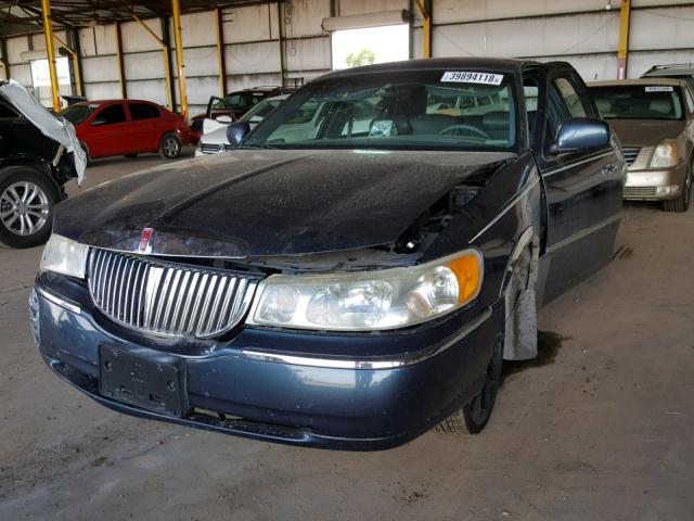 1LNFM81W8WY614316 - 1998 LINCOLN TOWN CAR E BLACK photo 2