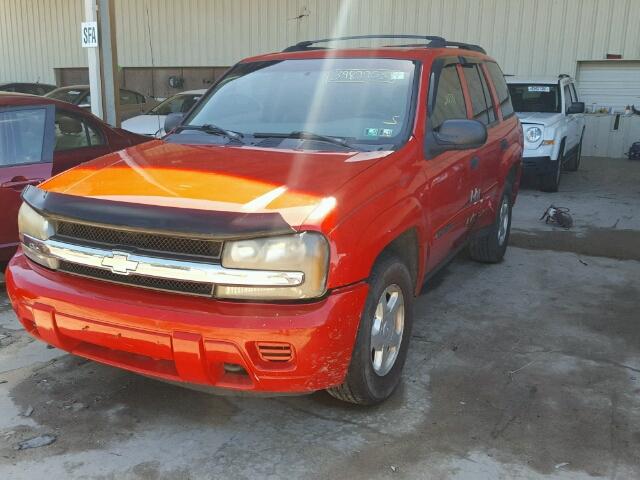 1GNDT13S422282587 - 2002 CHEVROLET TRAILBLAZE RED photo 2