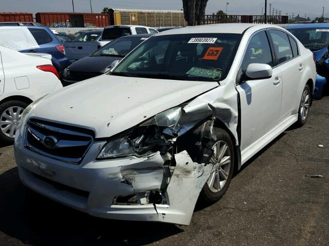 4S3BMBC66B3259862 - 2011 SUBARU LEGACY 2.5 WHITE photo 2