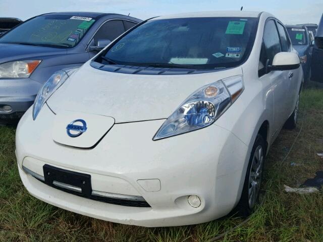 1N4AZ0CP9DC425908 - 2013 NISSAN LEAF S WHITE photo 2