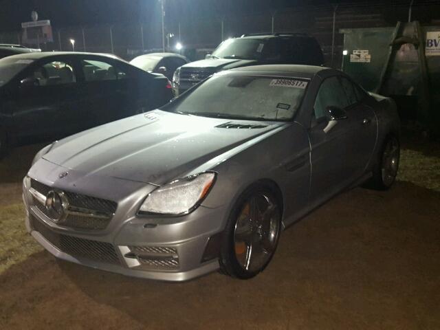 WDDPK4HA3DF058531 - 2013 MERCEDES-BENZ SLK SILVER photo 2