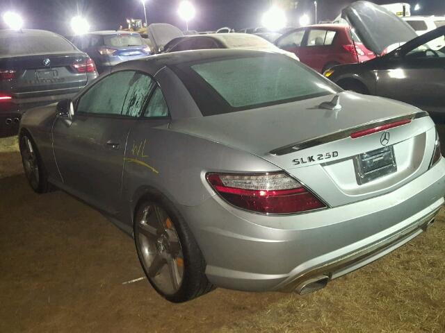 WDDPK4HA3DF058531 - 2013 MERCEDES-BENZ SLK SILVER photo 3