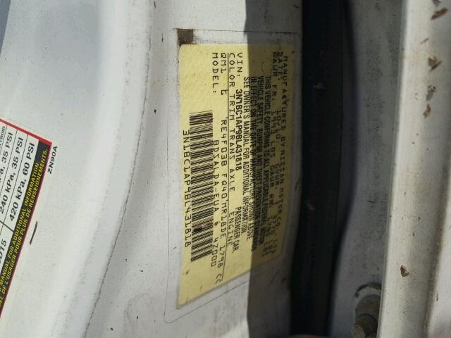 3N1BC1AP9BL431818 - 2011 NISSAN VERSA WHITE photo 10