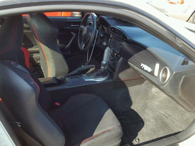 JF1ZNAA14E8705744 - 2014 TOYOTA SCION FR-S 白色 照片 5