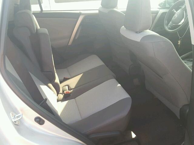 2T3ZFREV2FW133443 - 2015 TOYOTA RAV4 LE Gümüş foto 6