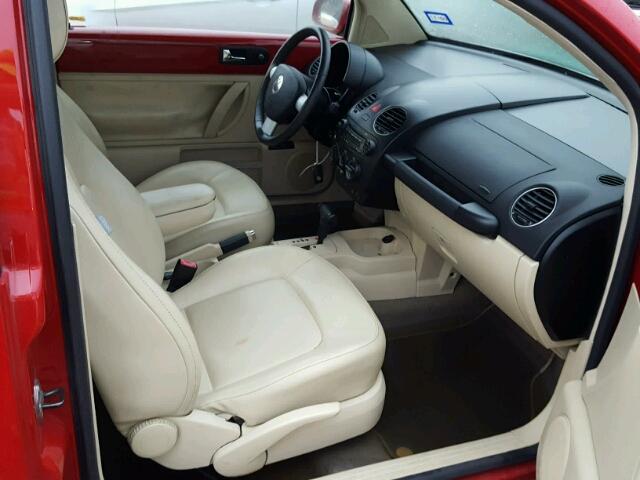 3VWPW3AG3AM035427 - 2010 VOLKSWAGEN NEW BEETLE 红色 照片 5