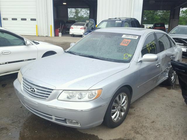 KMHFC46F77A210292 - 2007 HYUNDAI AZERA SE SILVER photo 2