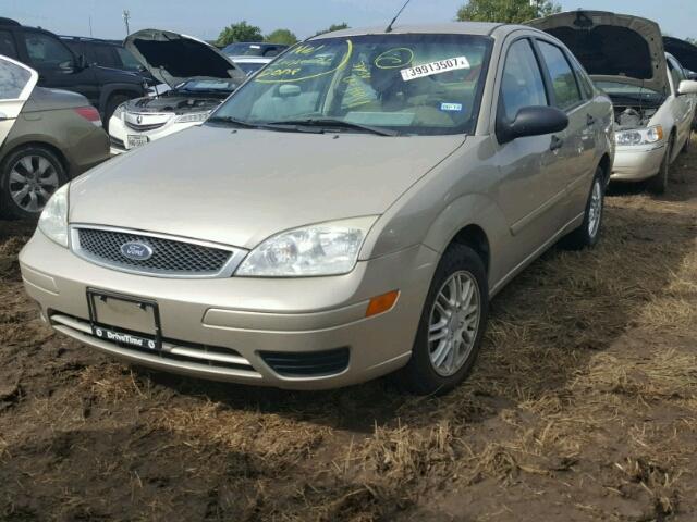 1FAFP34N87W254890 - 2007 FORD FOCUS ZX4 GOLD photo 2