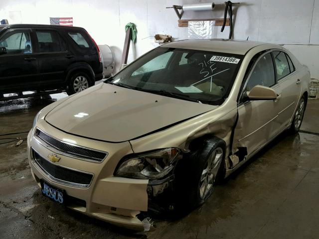 1G1ZC5EB2AF132772 - 2010 CHEVROLET MALIBU 1LT BEIGE photo 2