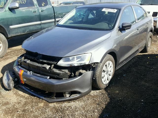 3VW2K7AJ8DM435917 - 2013 VOLKSWAGEN JETTA BASE 灰色 照片 2