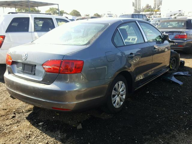 3VW2K7AJ8DM435917 - 2013 VOLKSWAGEN JETTA BASE 灰色 照片 4