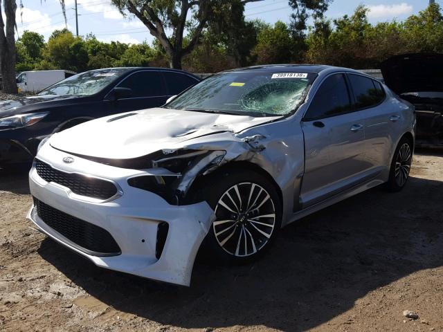 KNAE25LA5J6017468 - 2018 KIA STINGER PR WHITE photo 2