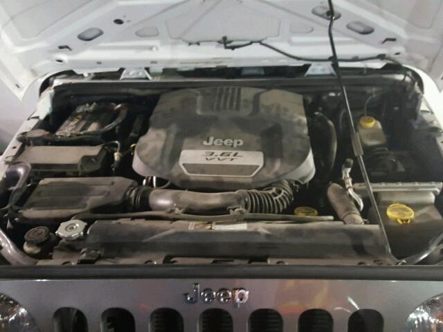 1C4BJWDGXCL289990 - 2012 JEEP WRANGLER U WHITE photo 7