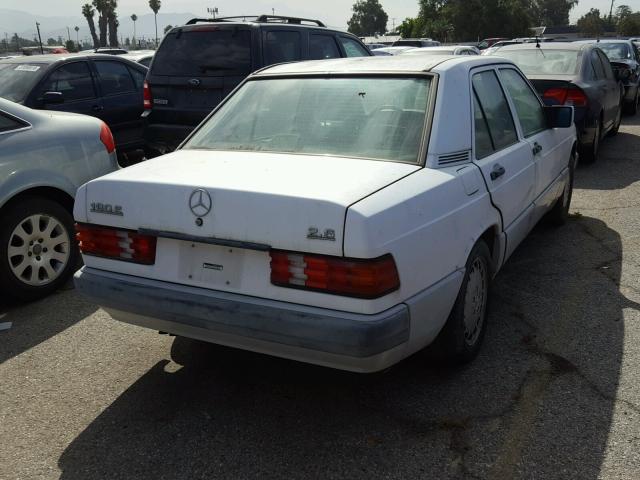 WDBDA29DXPG040361 - 1993 MERCEDES-BENZ 190 E 2.6 WHITE photo 4