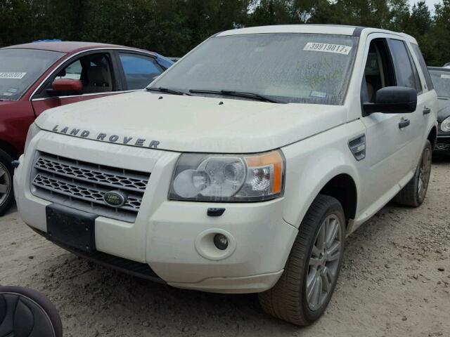 SALFT2BN7AH173886 - 2010 LAND ROVER LR2 HSE TE WHITE photo 2