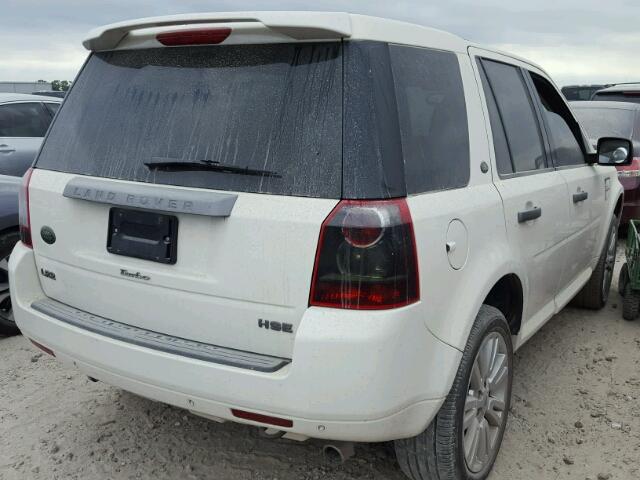 SALFT2BN7AH173886 - 2010 LAND ROVER LR2 HSE TE WHITE photo 4