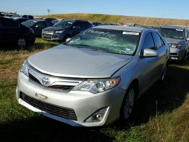 4T1BD1FK3DU066922 - 2013 TOYOTA CAMRY SILVER photo 2