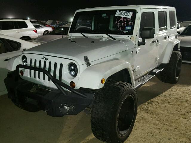 1C4BJWEG5DL640322 - 2013 JEEP WRANGLER U WHITE photo 2