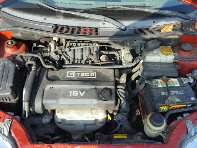 KL1TD62685B476490 - 2005 CHEVROLET AVEO BASE Rouge photo 7