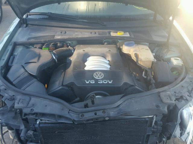 WVWTH63B04P142335 - 2004 VOLKSWAGEN PASSAT GLX GREEN photo 7