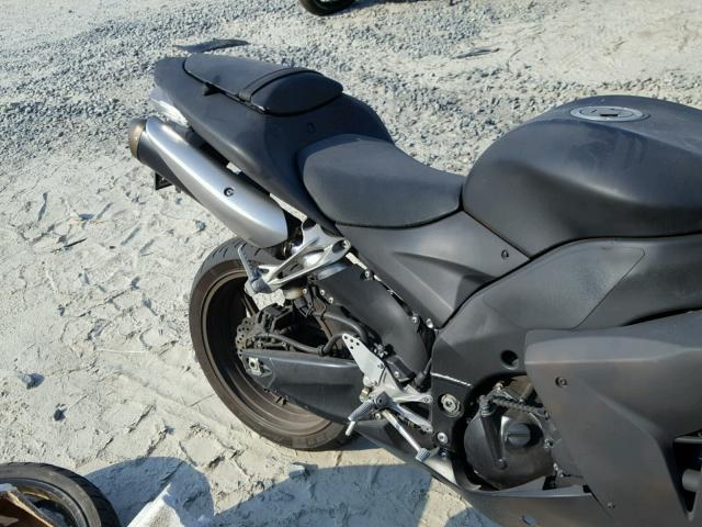 JKAZXCD116A013618 - 2006 KAWASAKI ZX1000 D6F BLACK photo 6