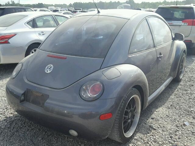 3VWCR31CX4M411595 - 2004 VOLKSWAGEN NEW BEETLE 灰色 照片 4