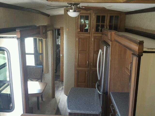 4YDF37127G4702259 - 2016 KEYSTONE MONTANA WHITE photo 6