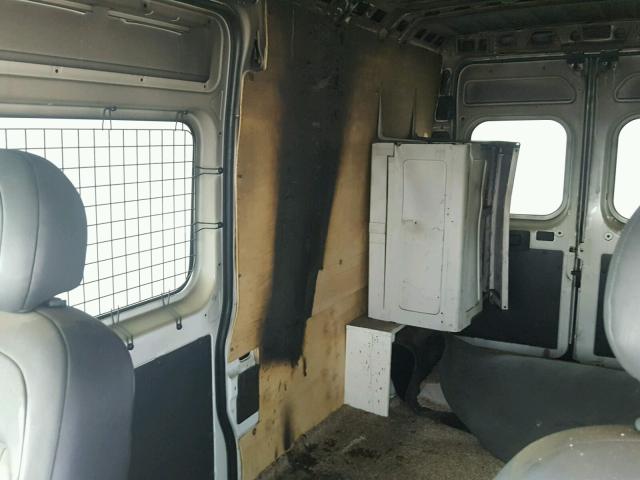 3C6TRVDG4JE119807 - 2018 RAM PROMASTER 白色 照片 9