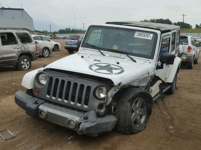 1C4HJWDG5DL596253 - 2013 JEEP WRANGLER U WHITE photo 2