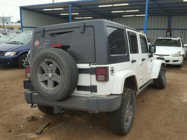 1C4HJWDG5DL596253 - 2013 JEEP WRANGLER U WHITE photo 4