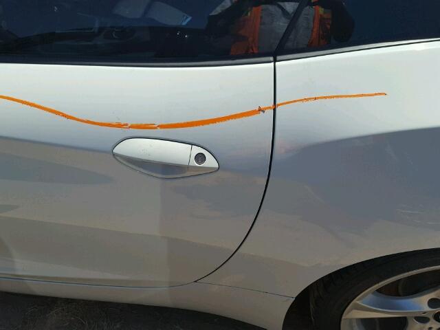 WBALM7C56BE383754 - 2011 BMW Z4 白色 照片 9