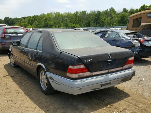 WDBGA33G6XA413615 - 1999 MERCEDES-BENZ S 320 BLACK photo 3