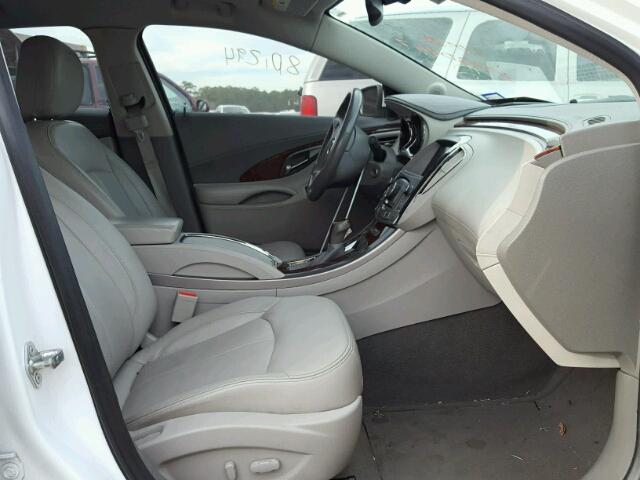 1G4GC5E39DF225974 - 2013 BUICK LACROSSE WHITE photo 5