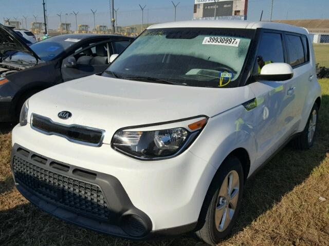 KNDJP3A52F7189438 - 2015 KIA SOUL WHITE photo 2