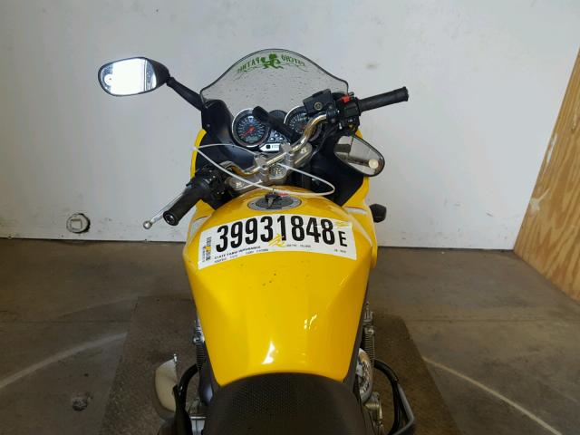 JS1GN7AA232100197 - 2003 SUZUKI GSF600 S YELLOW photo 5