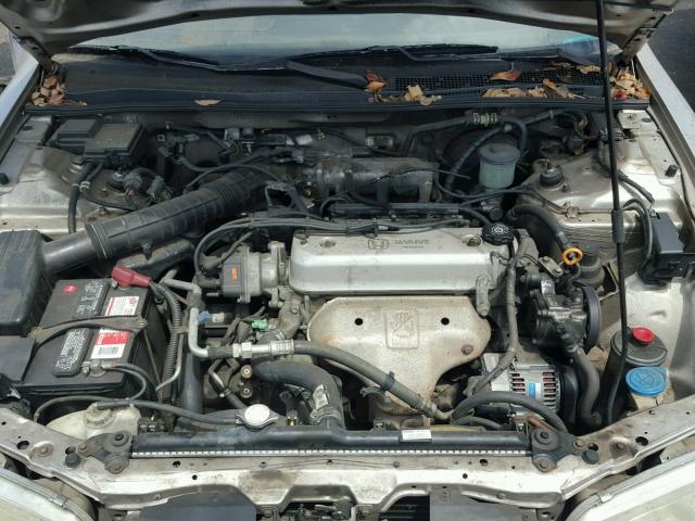 1HGCD5689TA109374 - 1996 HONDA ACCORD DX SILVER photo 7