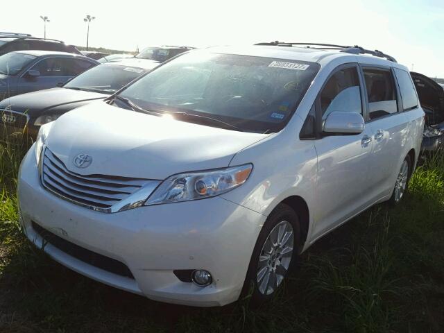 5TDYK3DCXDS298093 - 2013 TOYOTA SIENNA WHITE photo 2