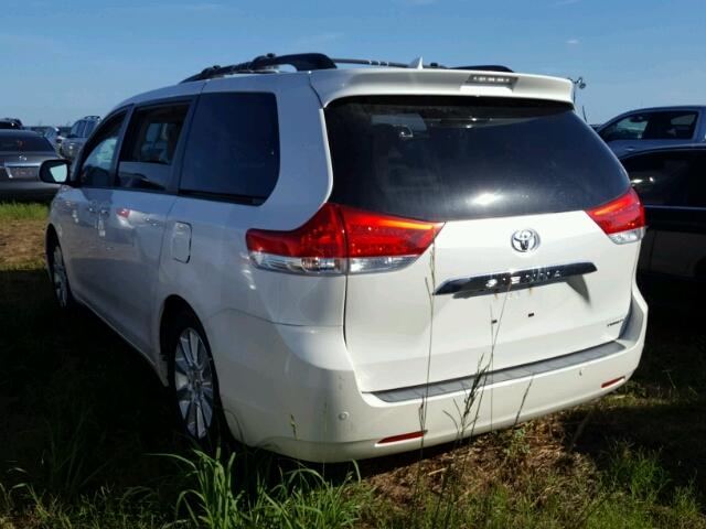 5TDYK3DCXDS298093 - 2013 TOYOTA SIENNA WHITE photo 3