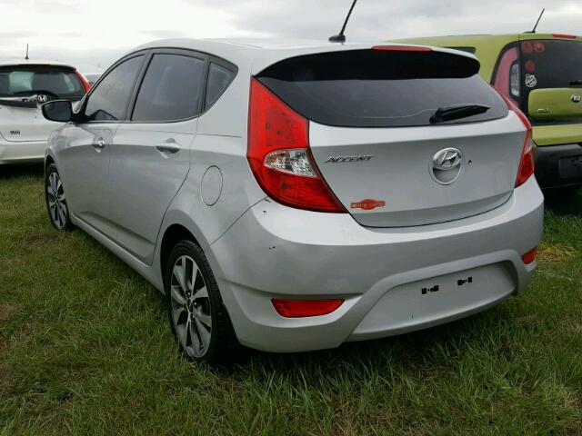 KMHCU5AE2FU233044 - 2015 HYUNDAI ACCENT SILVER photo 3