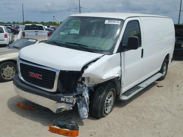 1GTW7AFF6H1913228 - 2017 GMC SAVANA G25 WHITE photo 2